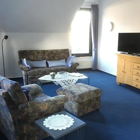 아파트 Appartementhaus Dr Domberg 4 *